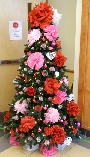 Valentine tree photo RedTree1_zpsf7b12618.jpg