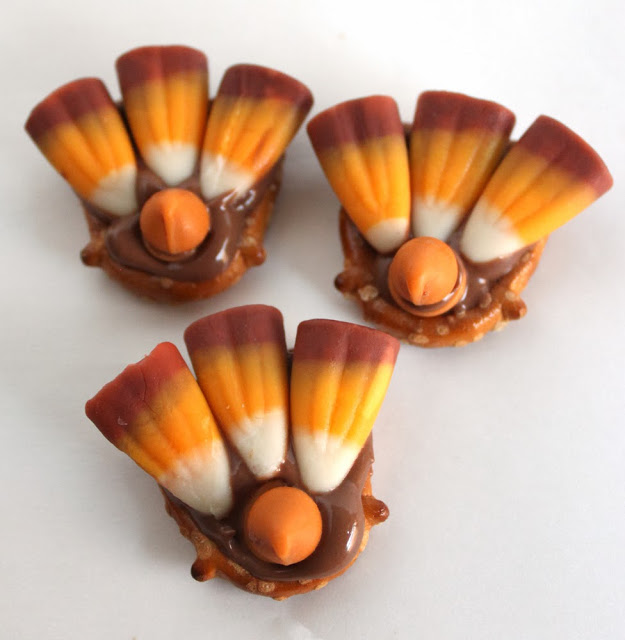 Pretzel Turkey Treats: Thanksgiving - welcometothemousehouse.com