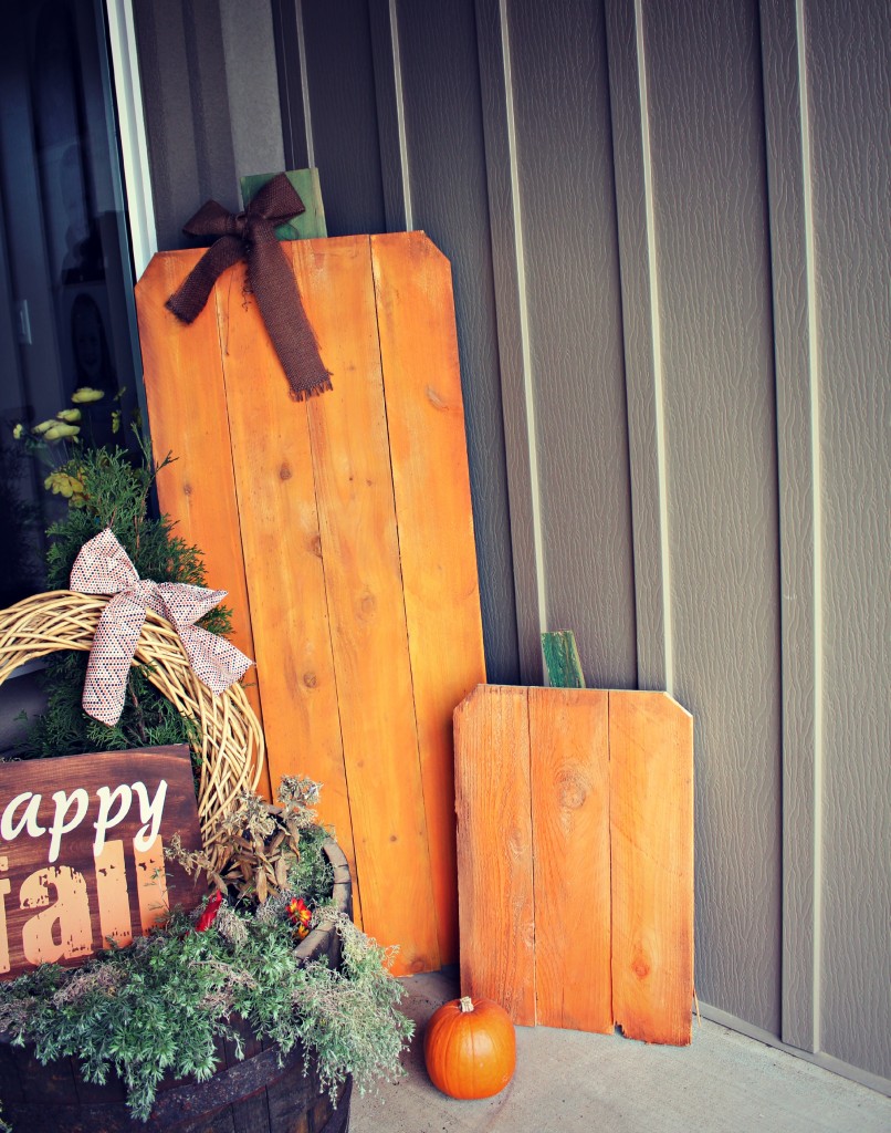 wood pallet pumpkins