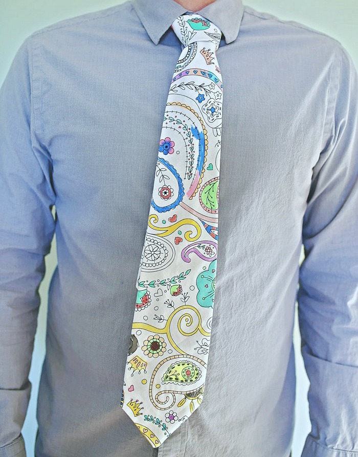 color me tie